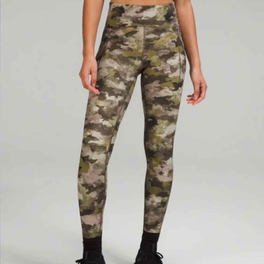 Lululemon Size 4 Power Thru High-Rise Tight 25” Leggings Green Camo